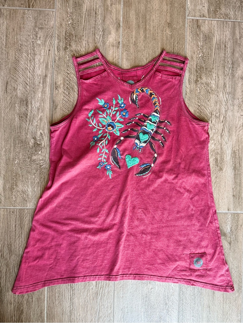 Double D Ranch Cowgirl Bandit Scorpion Embroidered Tank M